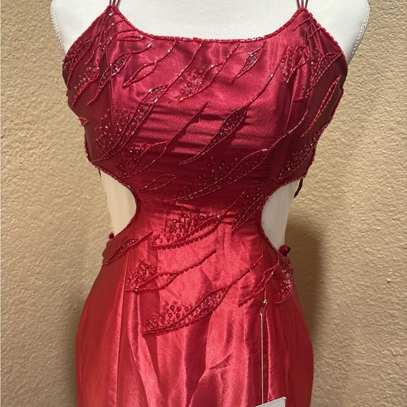 Showtime Collection Backless Red Dress - Picture 2 of 7